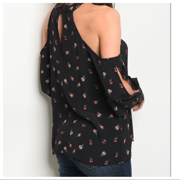 ✨LAST ONE✨Cold shoulder boho chic black floral top - Picture 3 of 8